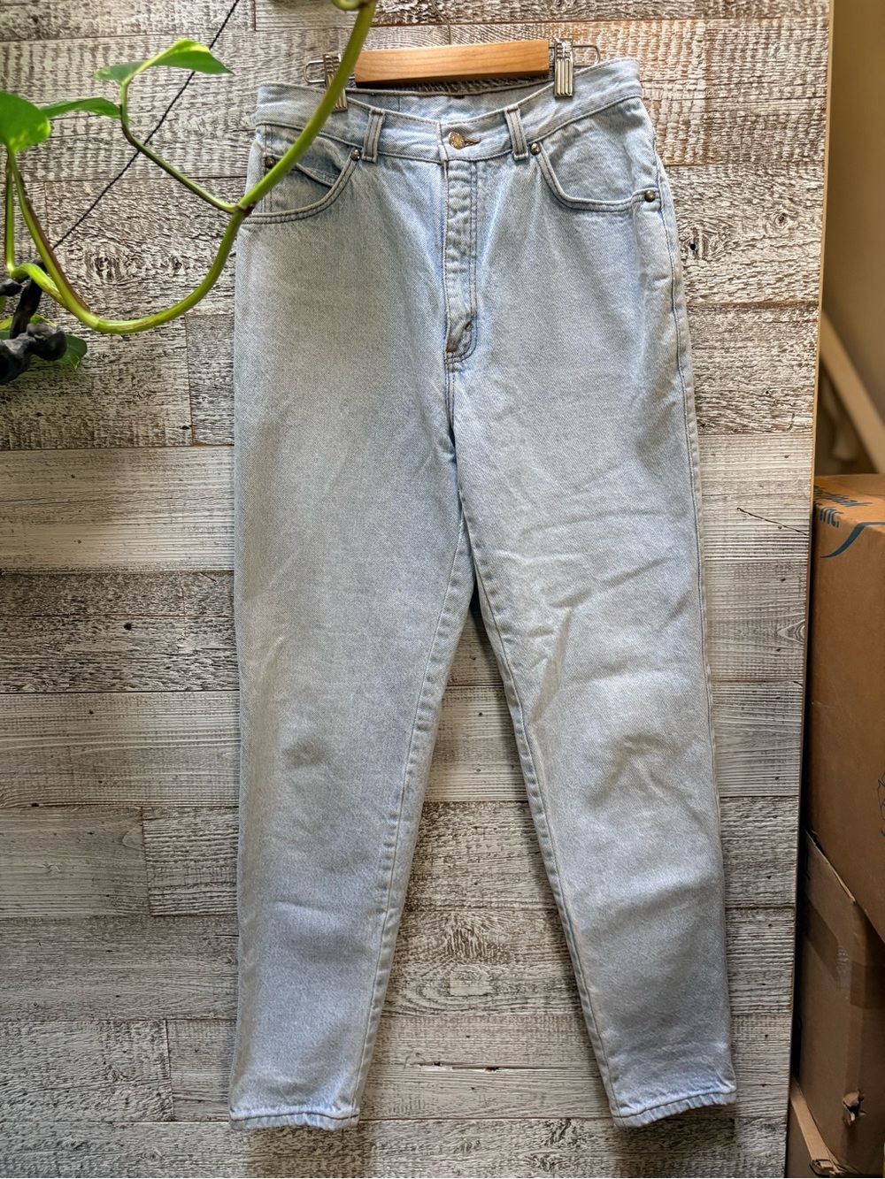 Levis | Vintage 900 Series USA Light Wash High Rise Tapered Jeans - Women 28x30